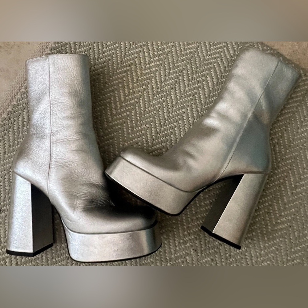 VERSACE AEVITAS PLATFORM ANKLE BOOTS  SIZE 38.5 New - Picture 5 of 12